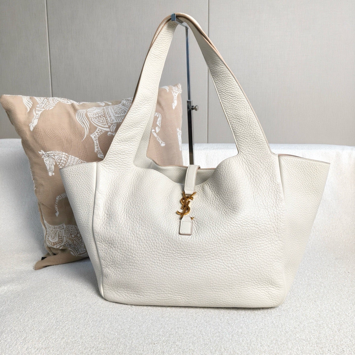 Yves Saint Laurent - Hobo Shoulder Bag - Leather - White - (Large)