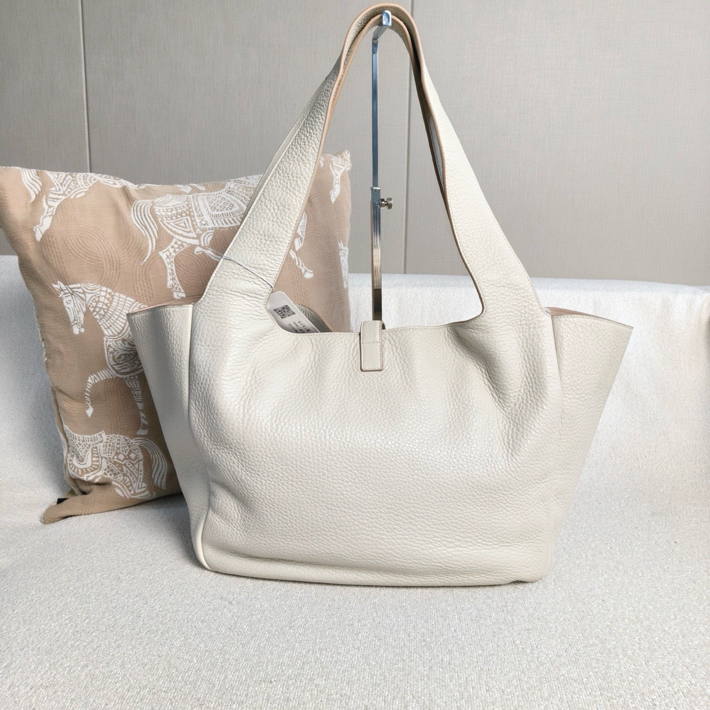 Yves Saint Laurent - Hobo Shoulder Bag - Leather - White - (Large)