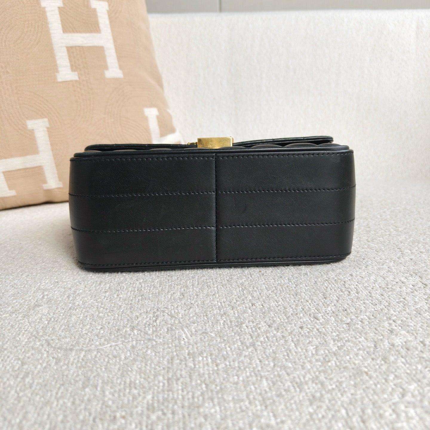 Yves Saint Laurent - Vicky - Lambskin leather - Black with Gold-Tone Hardware - (Mini)